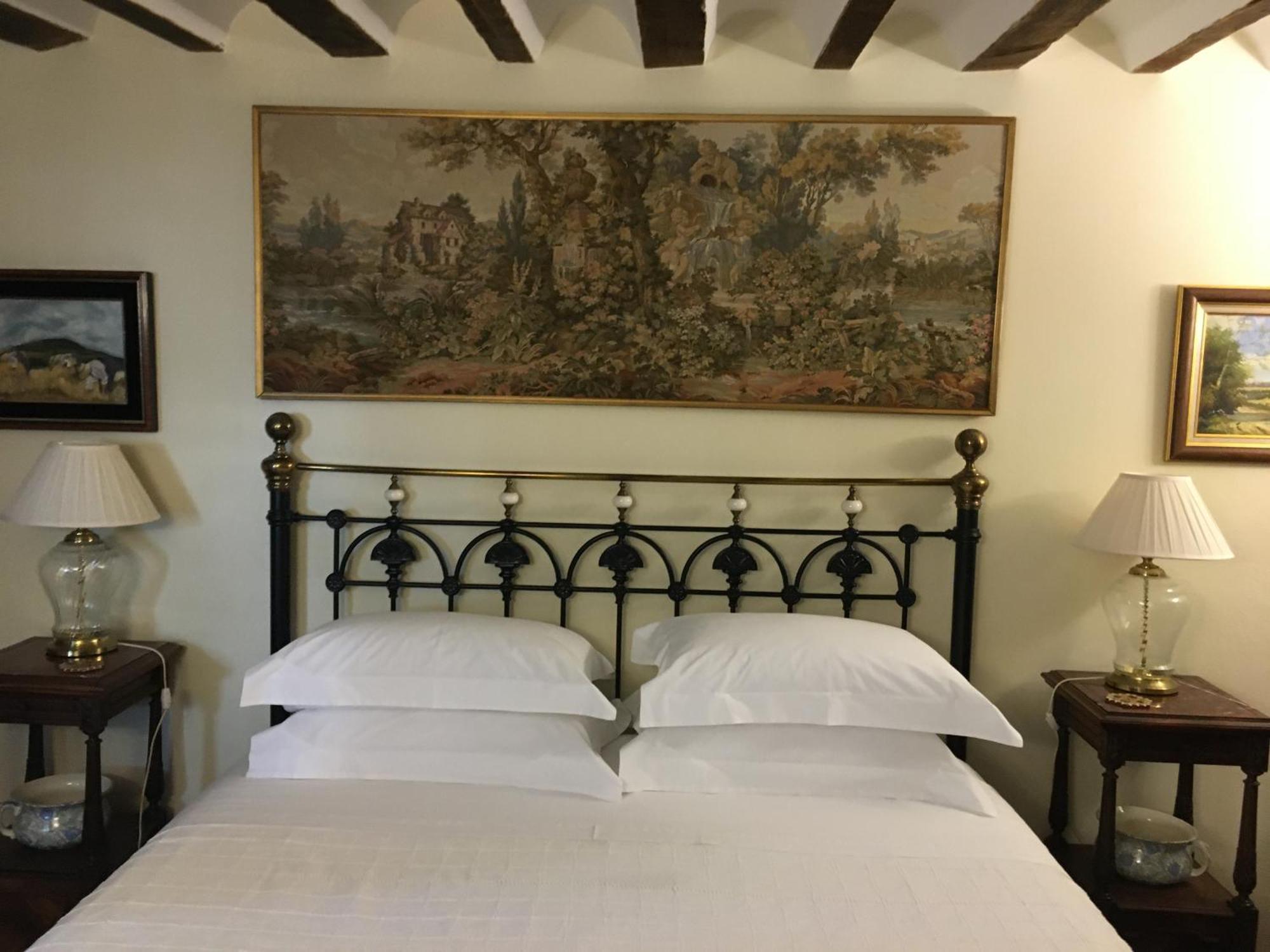 Deluxe Suite,1054884070:JPEG