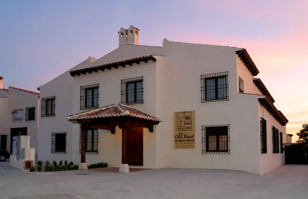Hotel y apartamentos La Casa Rural-1