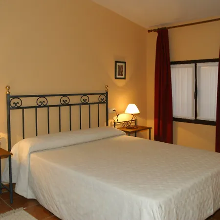 Hotel y apartamentos La Casa Rural-3